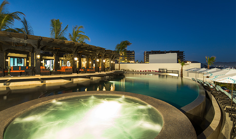 4 Club House